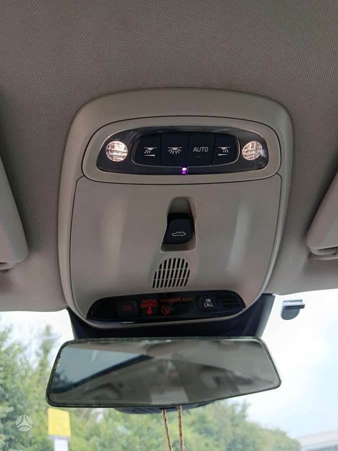 Volvo V40, Хэтчбек