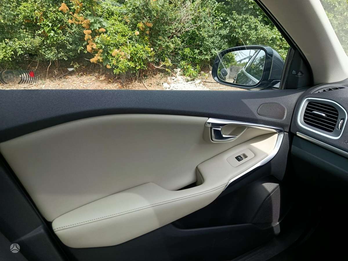 Volvo V40, hatchback