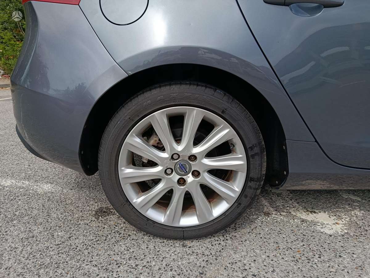 Volvo V40, hatchback