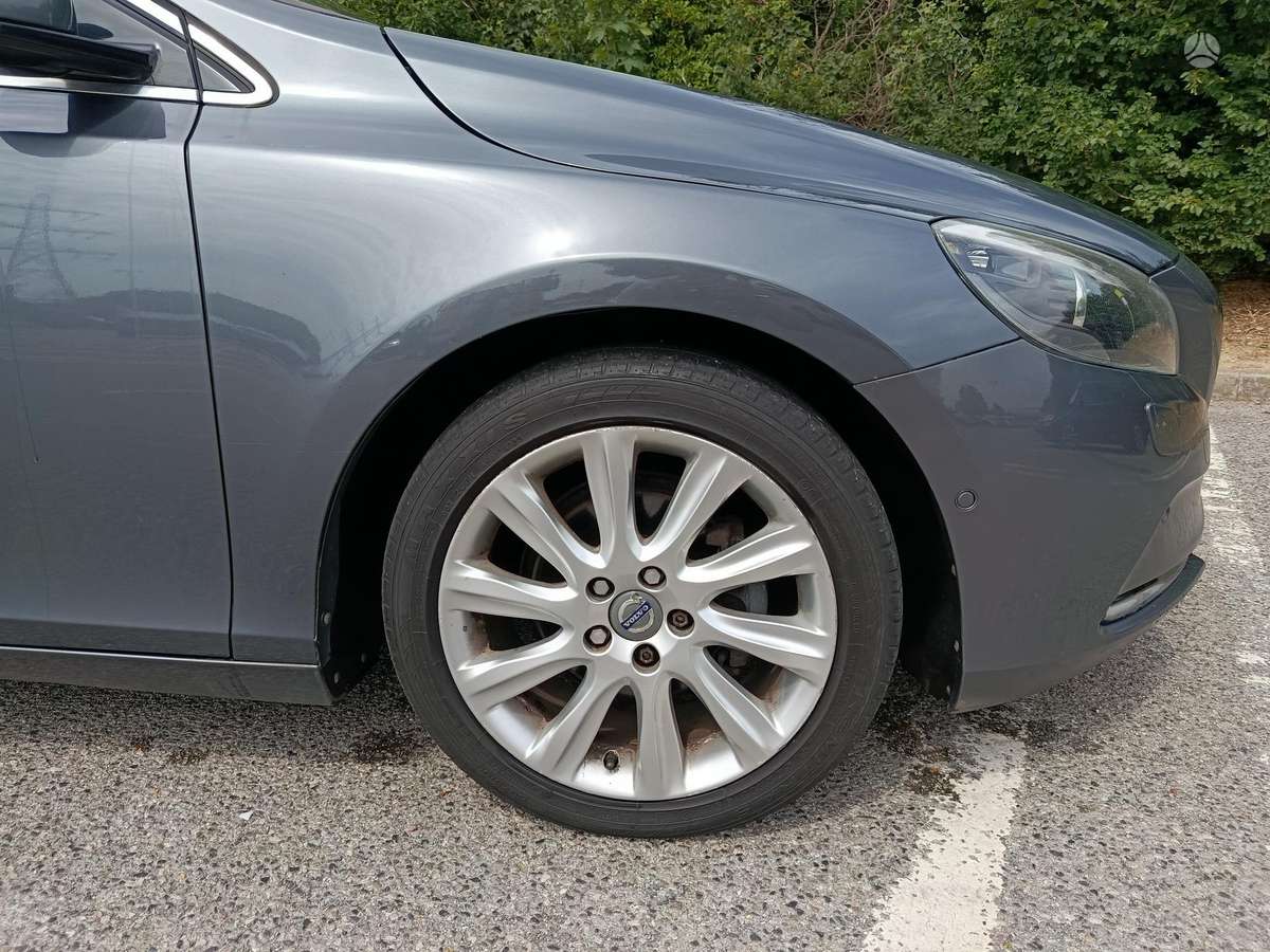 Volvo V40, hatchback