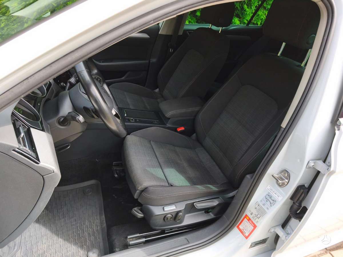 Volkswagen Passat - 12