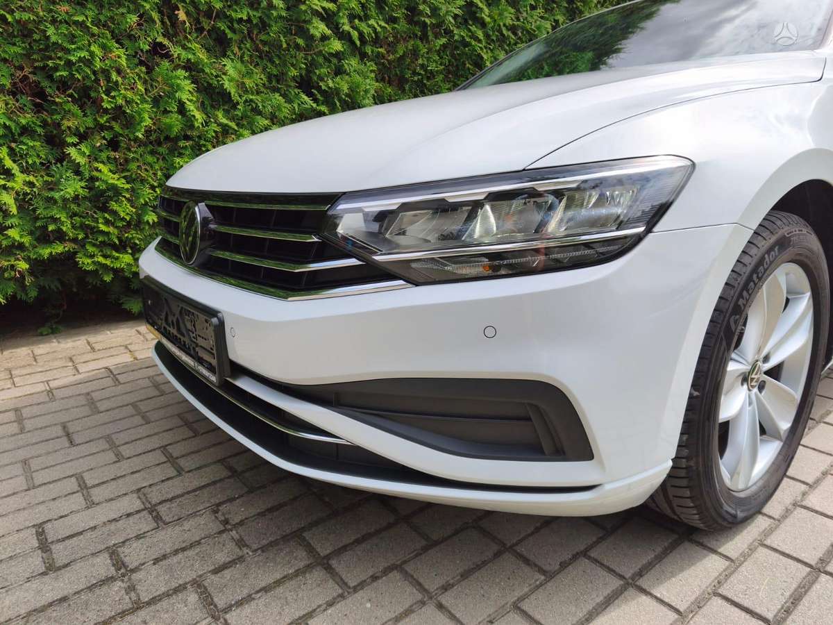 Volkswagen Passat - 2