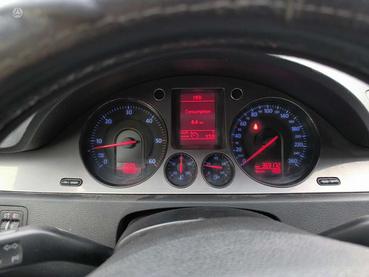 Volkswagen Passat - 8