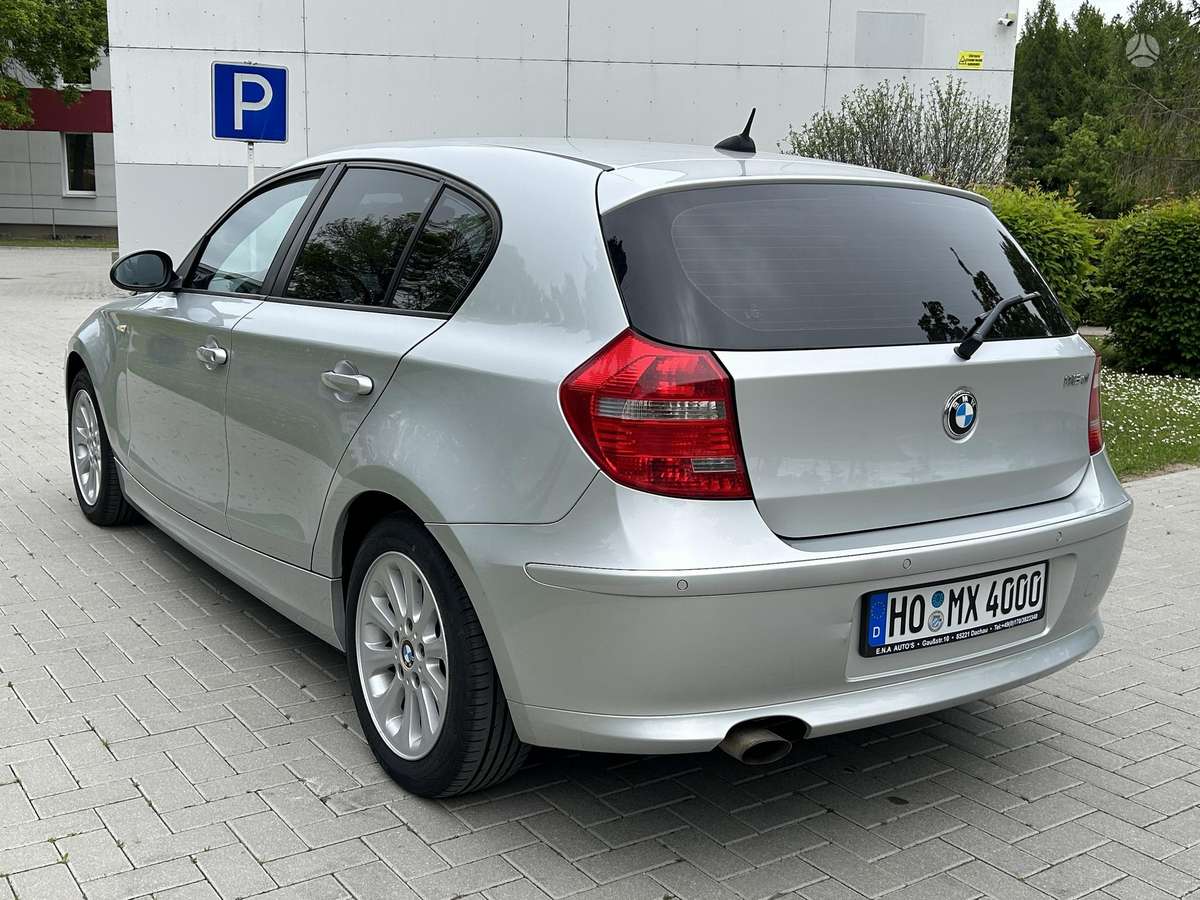 BMW 118, hatchback