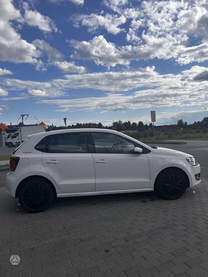 Volkswagen Polo - 2
