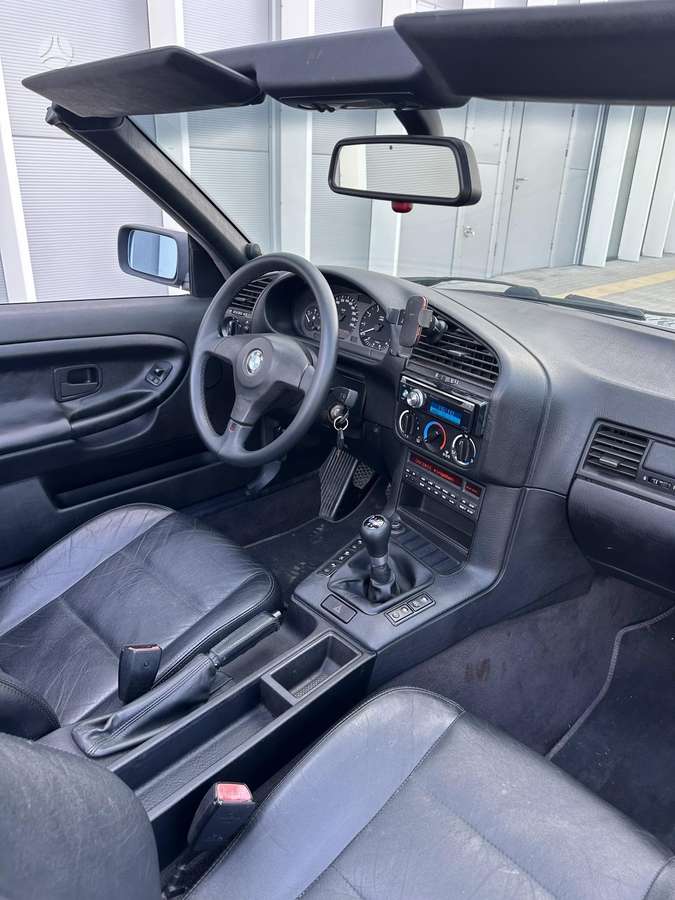 BMW 325, 2.5 l., convertible
