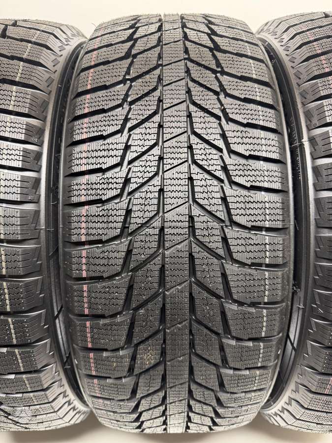 Triangle SnowLink 2024m, winter 215/50 R17