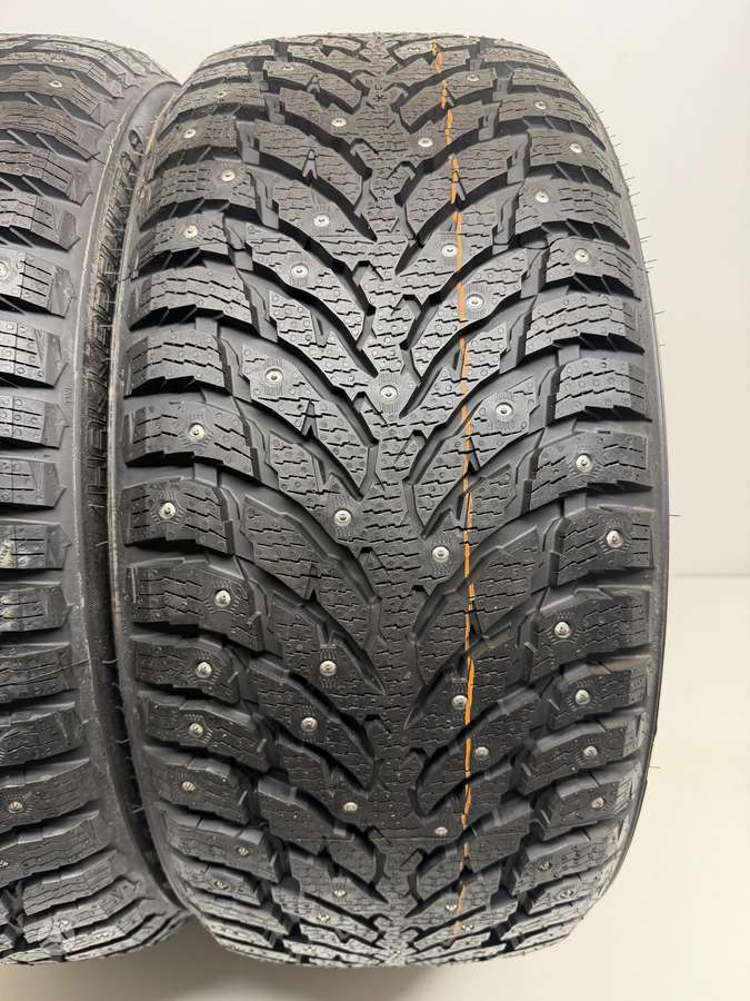 Nokian Hakkapeliitta 9, winter 245/40 R20