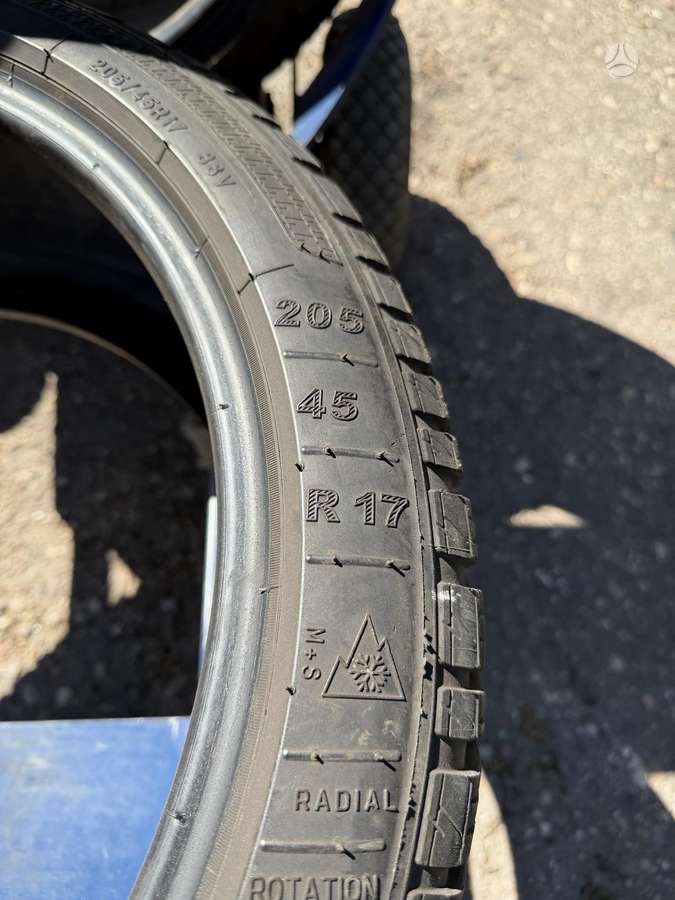 Kleber Quadraxer 2, winter 205/45 R17