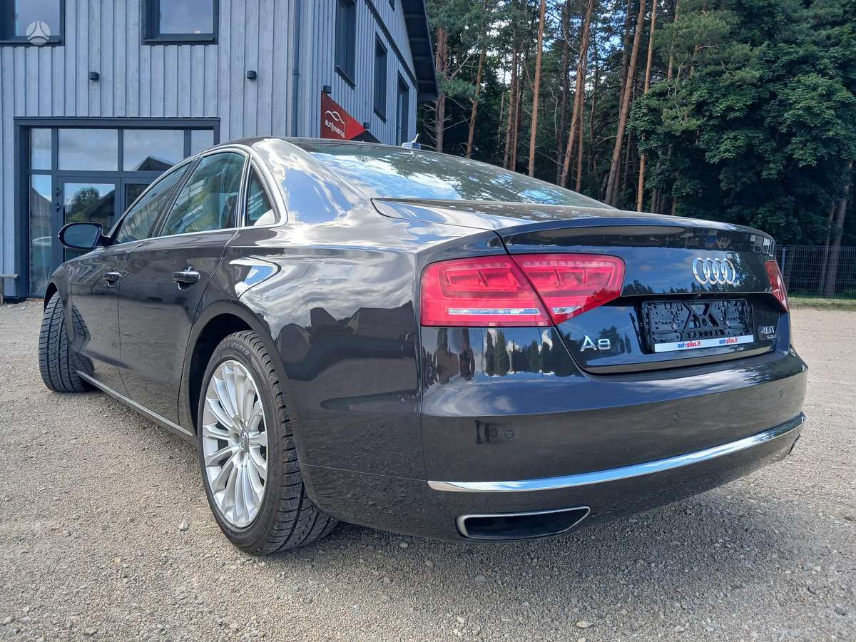 Audi A8, 4.0 l., limousine