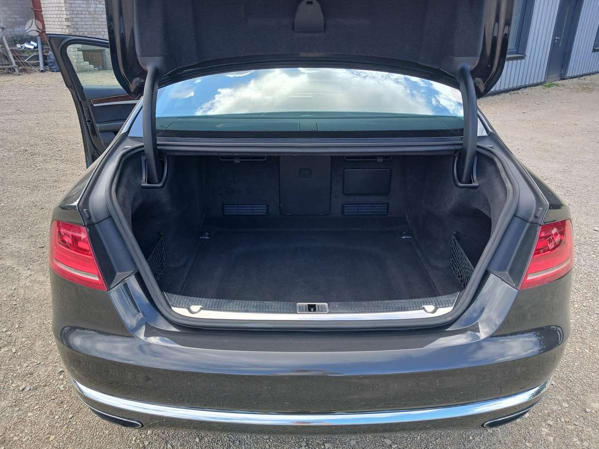 Audi A8, 4.0 l., Лимузин