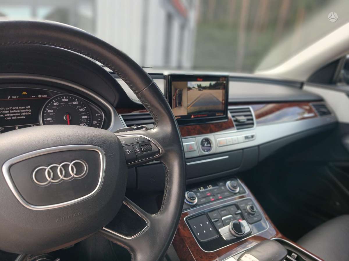 Audi A8, 4.0 l., limousine