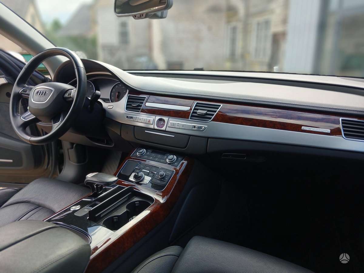 Audi A8, 4.0 l., limousine