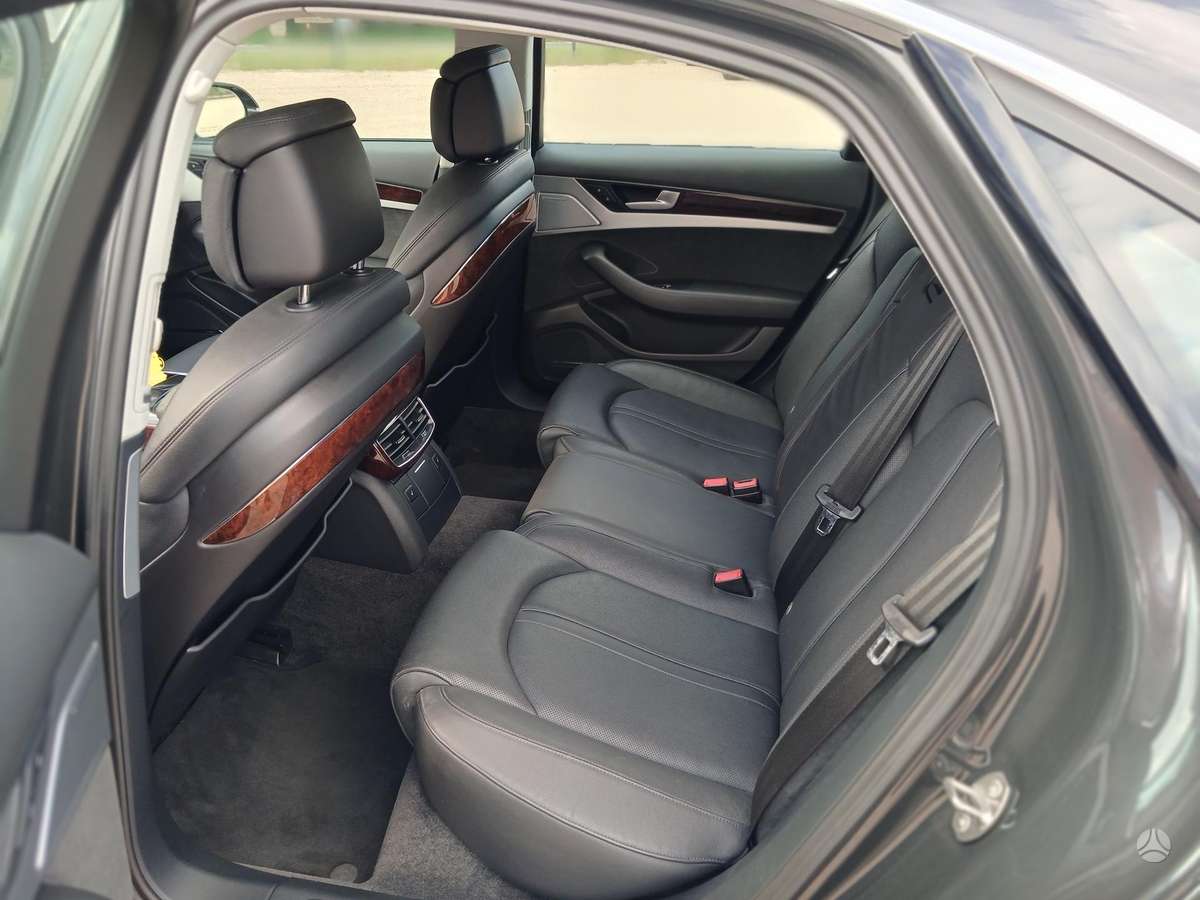 Audi A8, 4.0 l., Лимузин