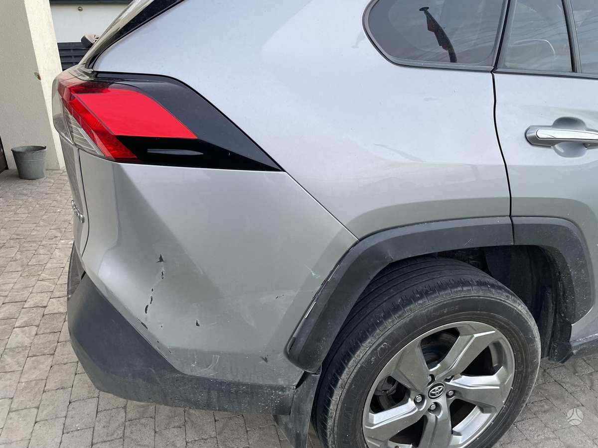 Toyota RAV4 - 6