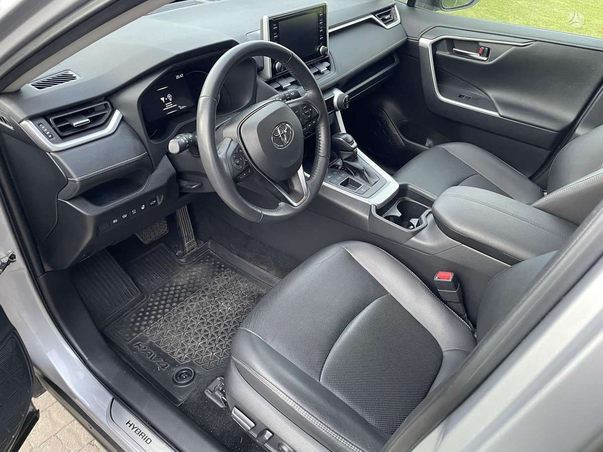 Toyota RAV4 - 10