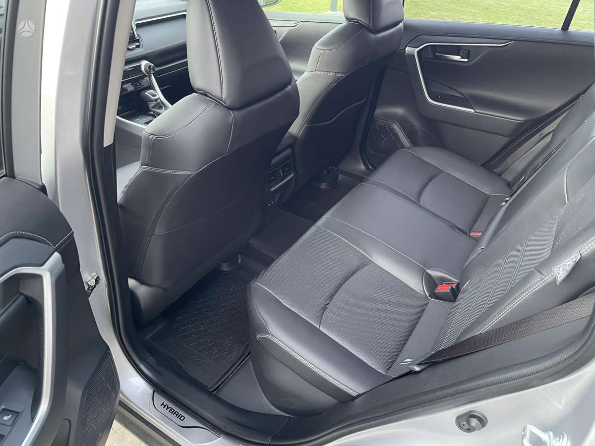 Toyota RAV4 - 11