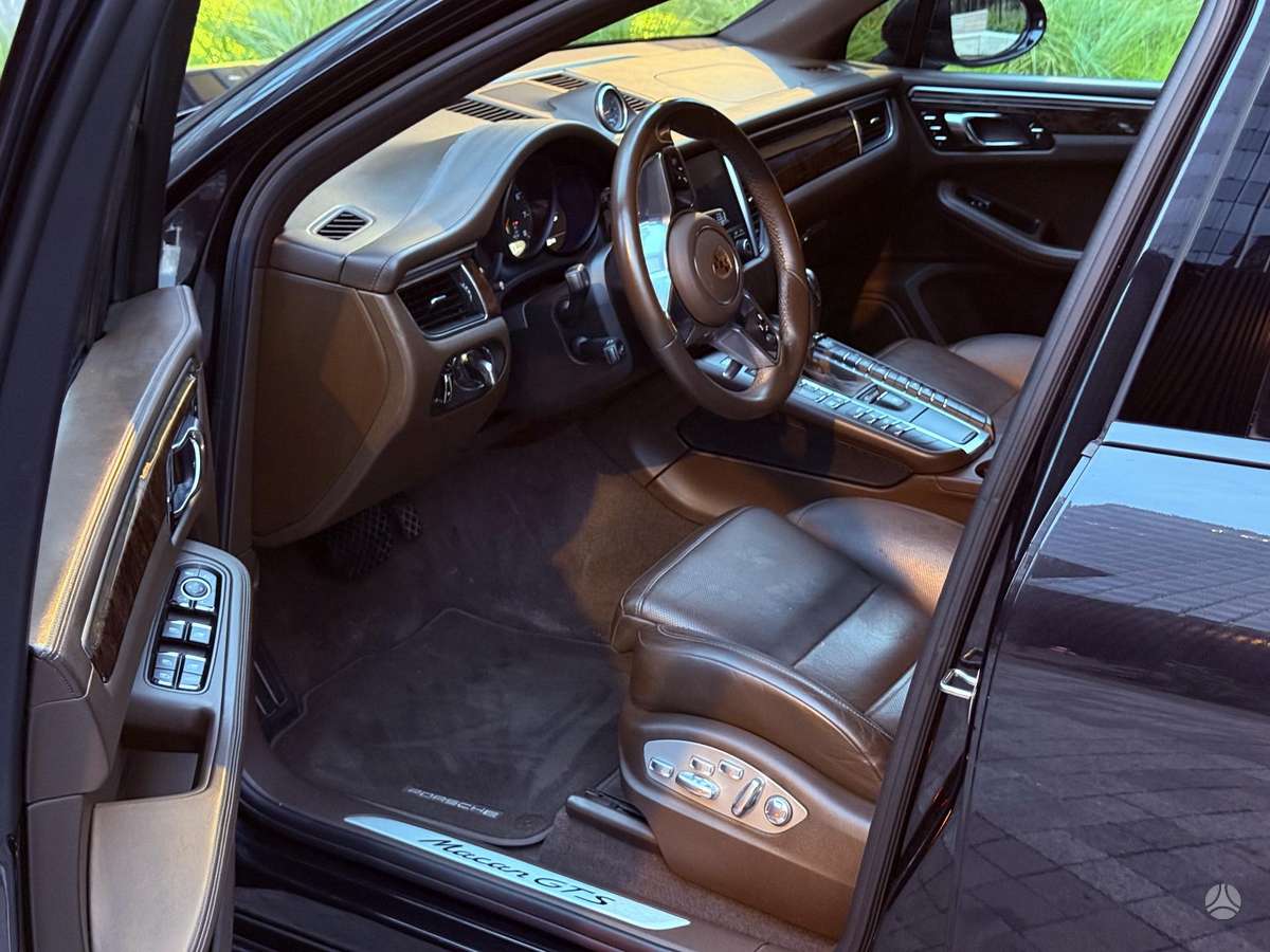 Porsche Macan, 3.0 l., off-road / crossover
