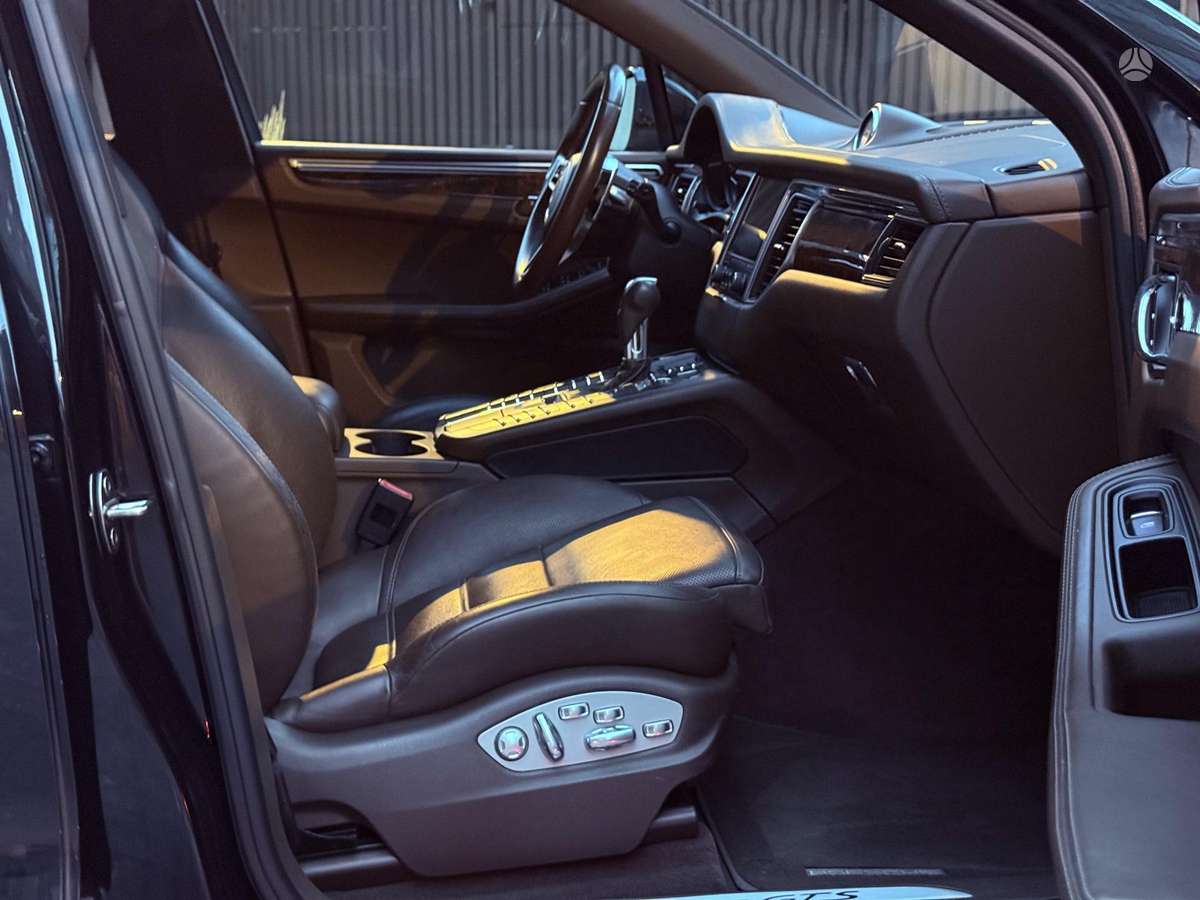 Porsche Macan, 3.0 l., off-road / crossover