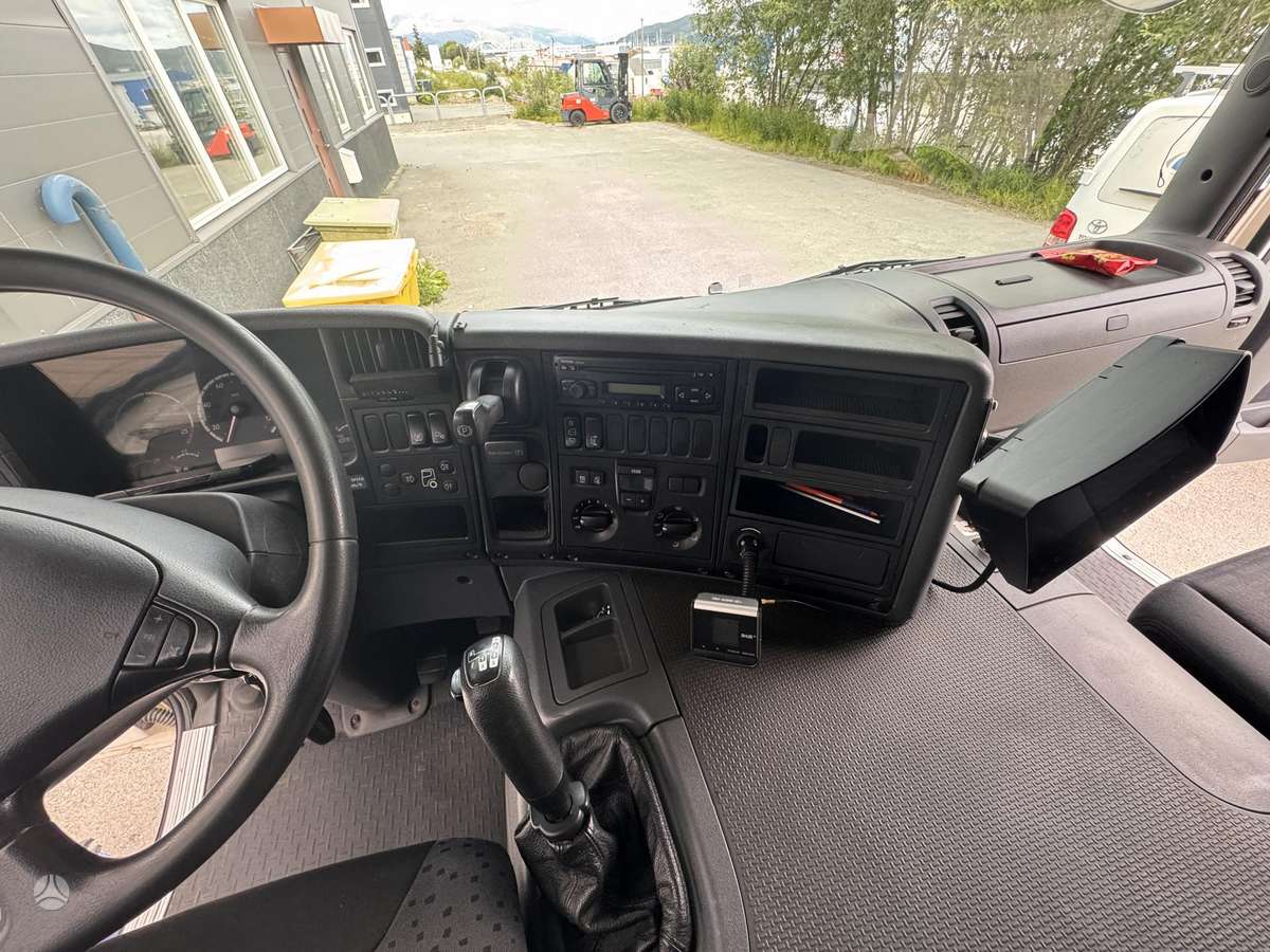 Scania Scania P 270, isothermal trucks