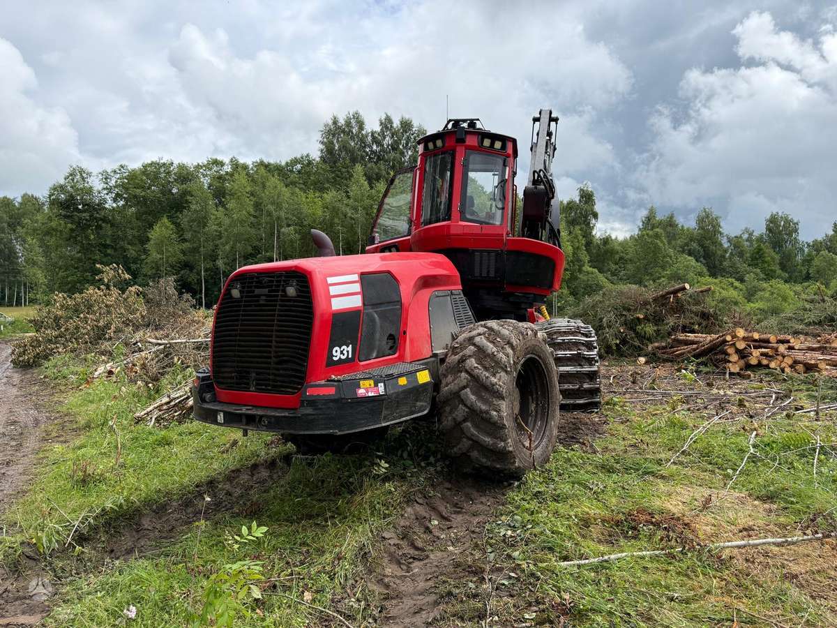 Komatsu 931 (H575), харвестеры