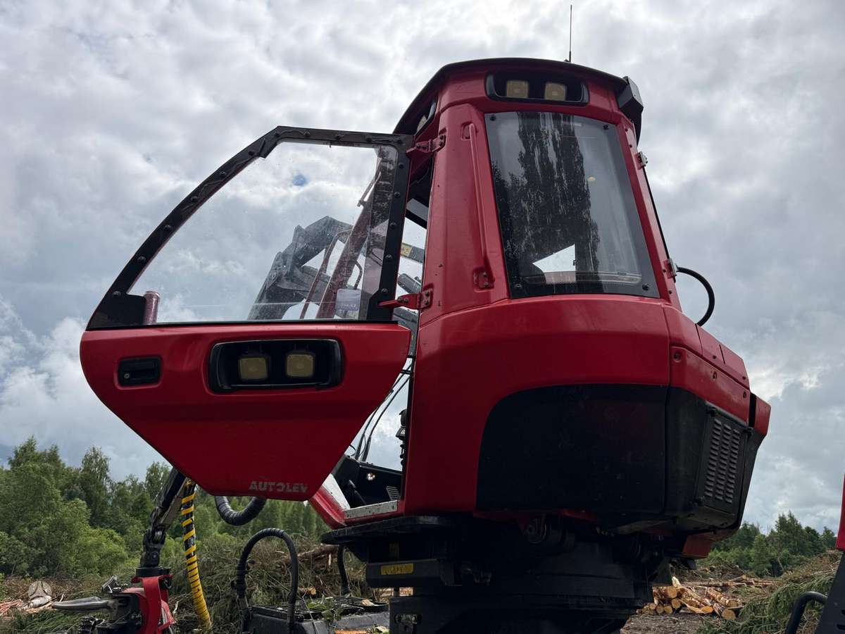 Komatsu 931 (H575), harvesters