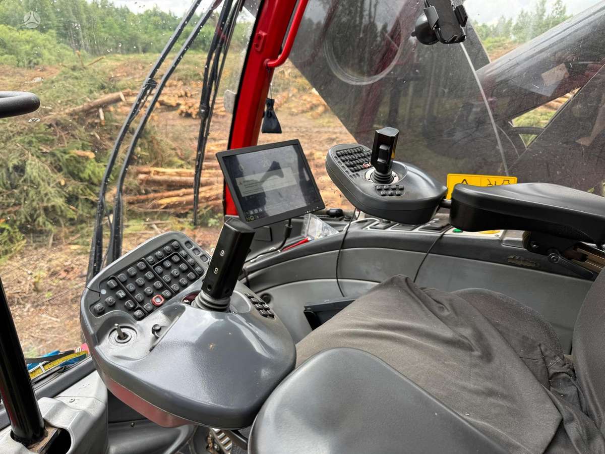 Komatsu 931 (H575), harvesters
