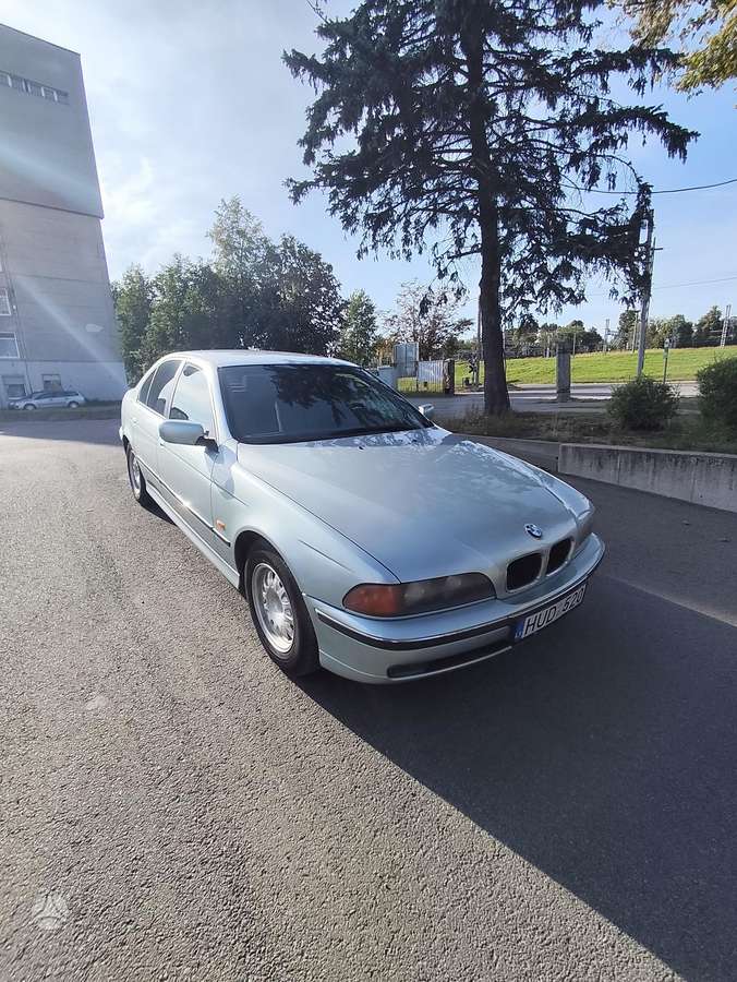 BMW 520, 2.0 l., Седан