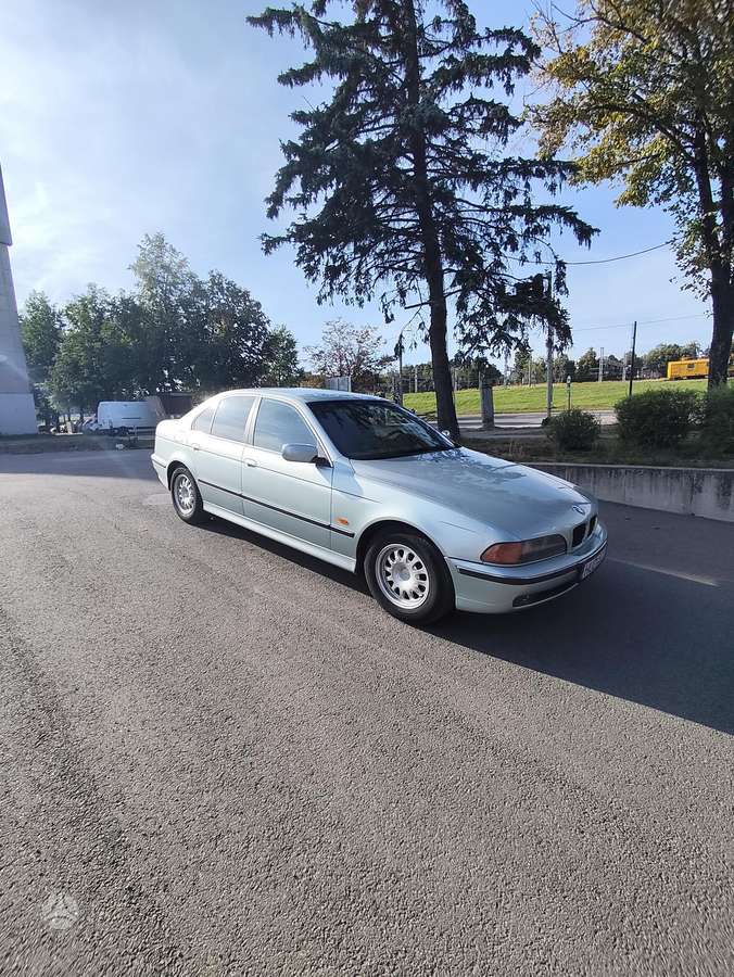 BMW 520, 2.0 l., Седан