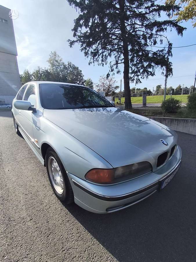 BMW 520, 2.0 l., Седан