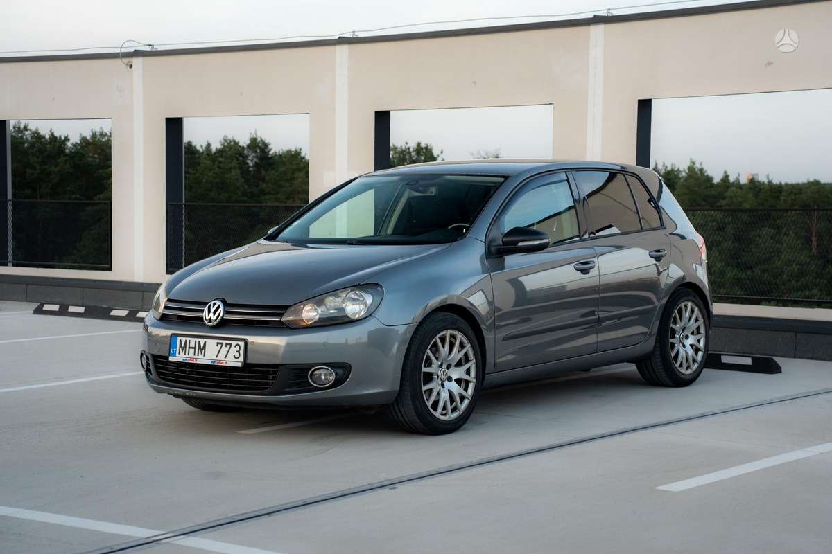 Volkswagen Golf - 2