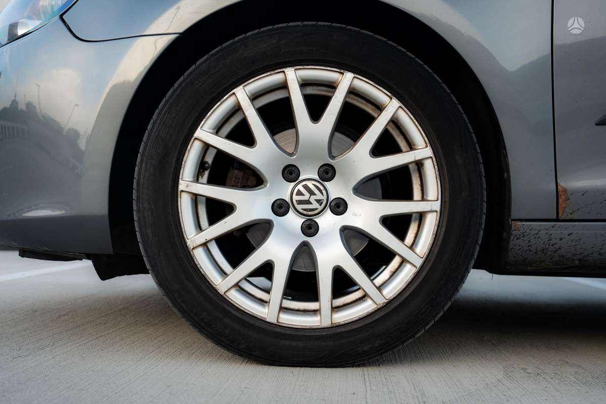 Volkswagen Golf - 9