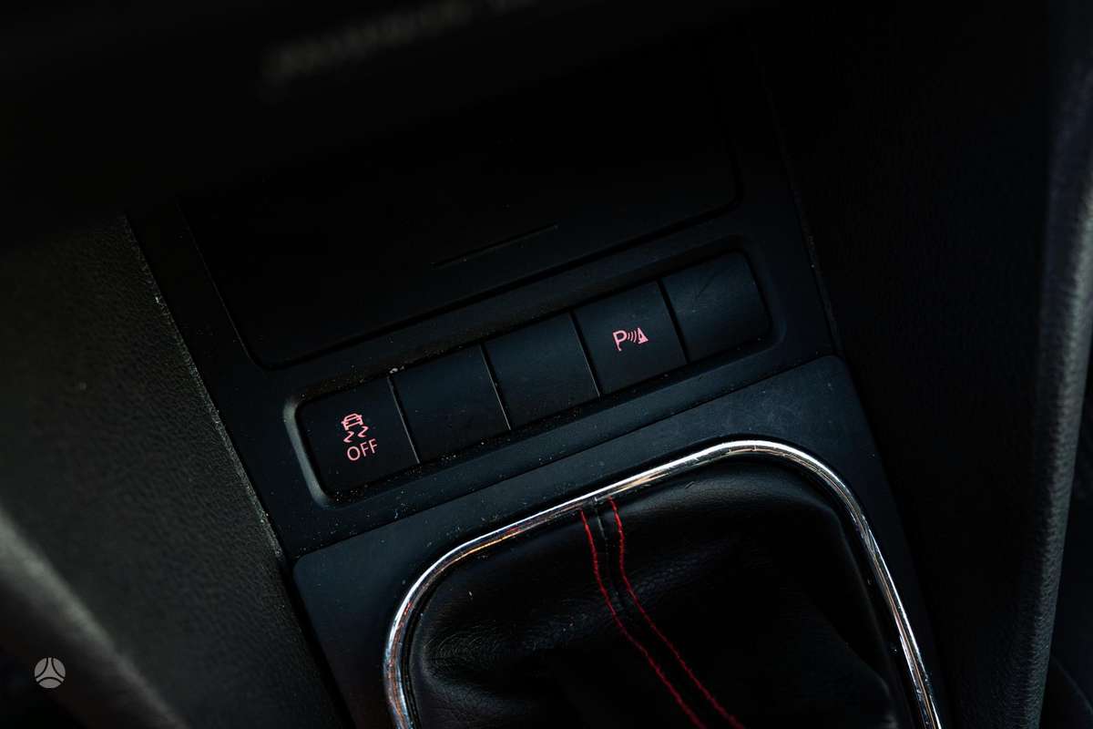 Volkswagen Golf - 12