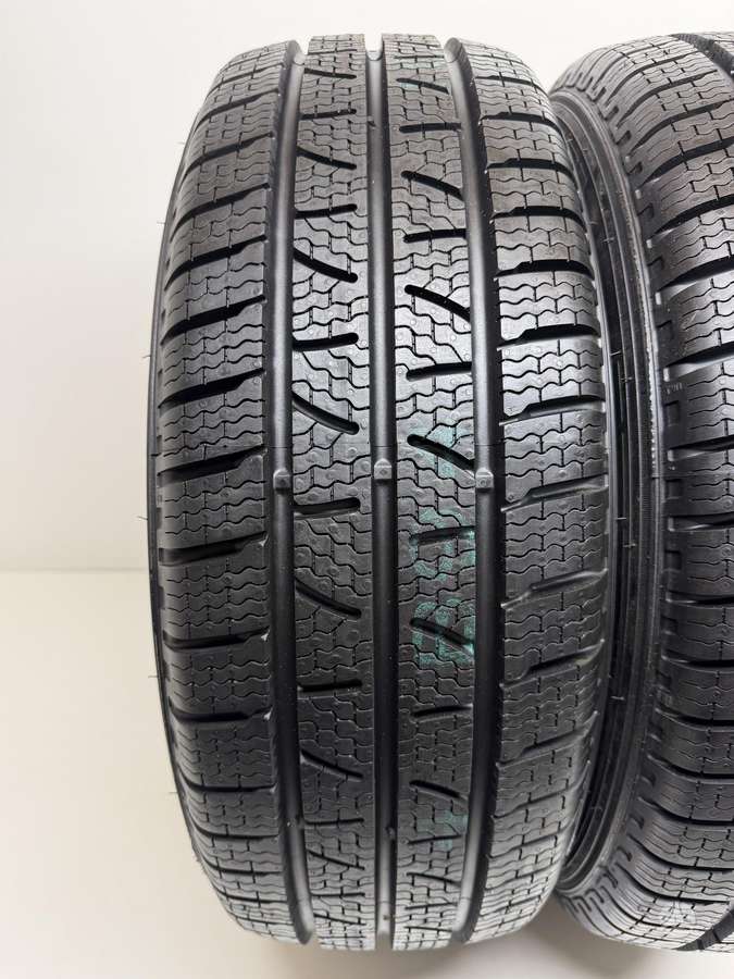 Pirelli Carrier Winter, winter 215/60 R16