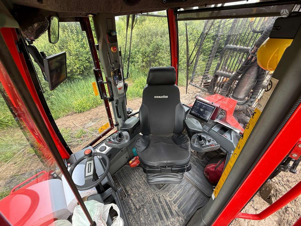 Komatsu 855 (F588), forwarders