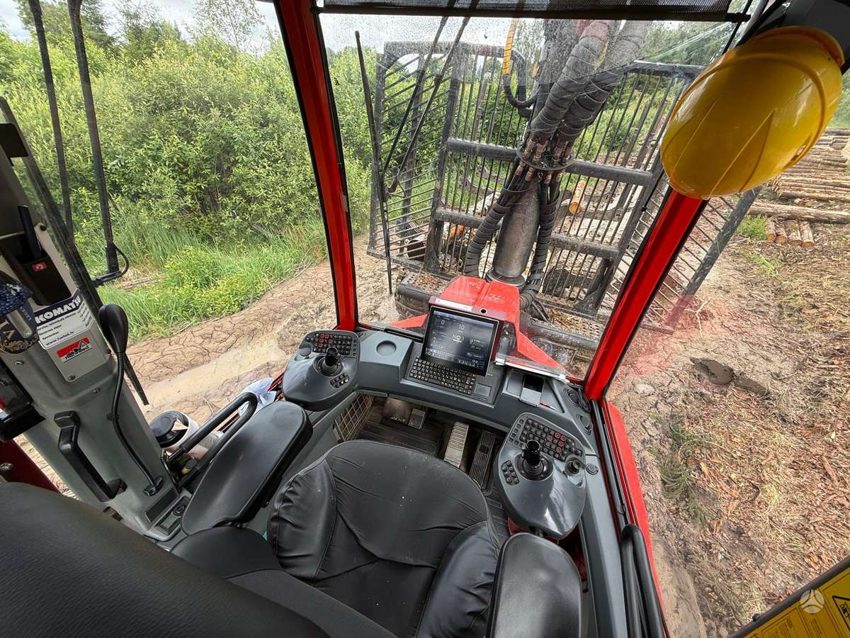 Komatsu 855 (F588), forwarders