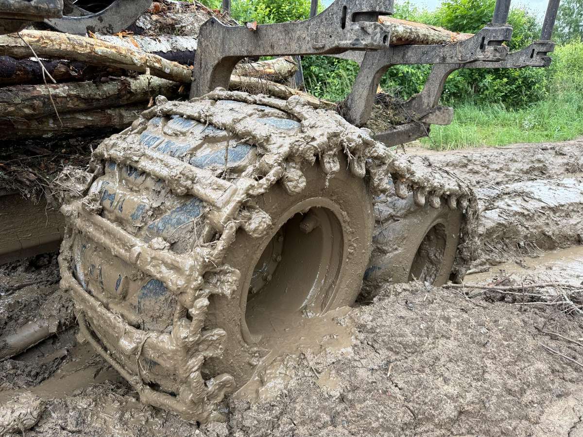 Komatsu 855 (F588), forwarders