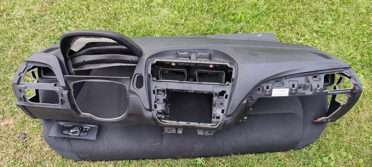 BMW 1 serija, Panele, panelė