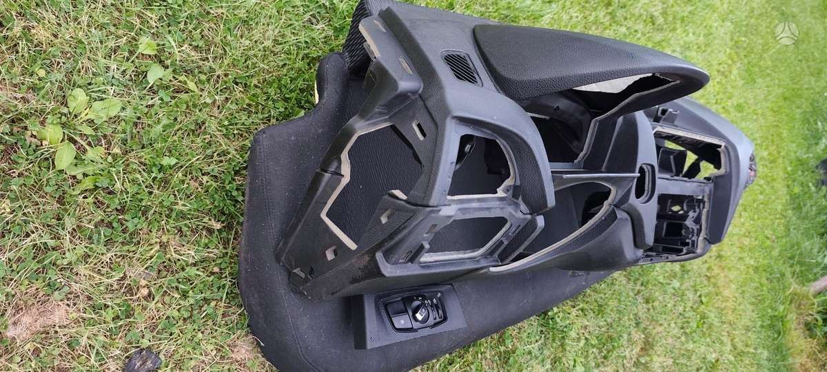 BMW 1 serija, Panele, dashboard