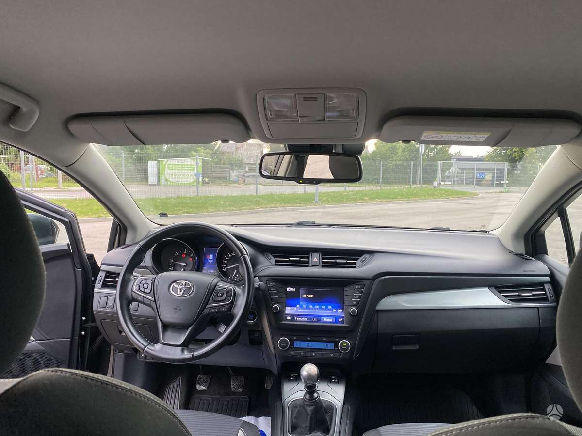 Toyota Avensis - 10