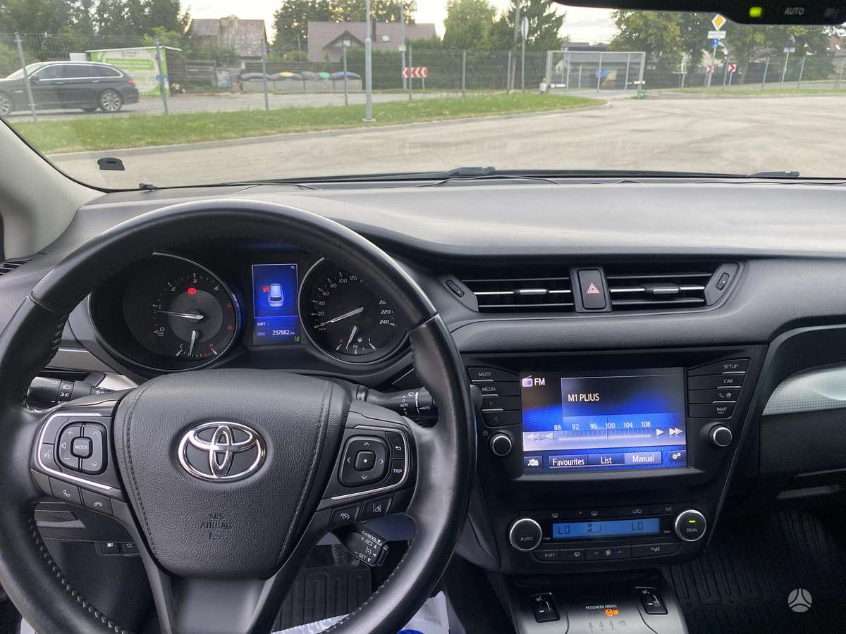 Toyota Avensis - 11