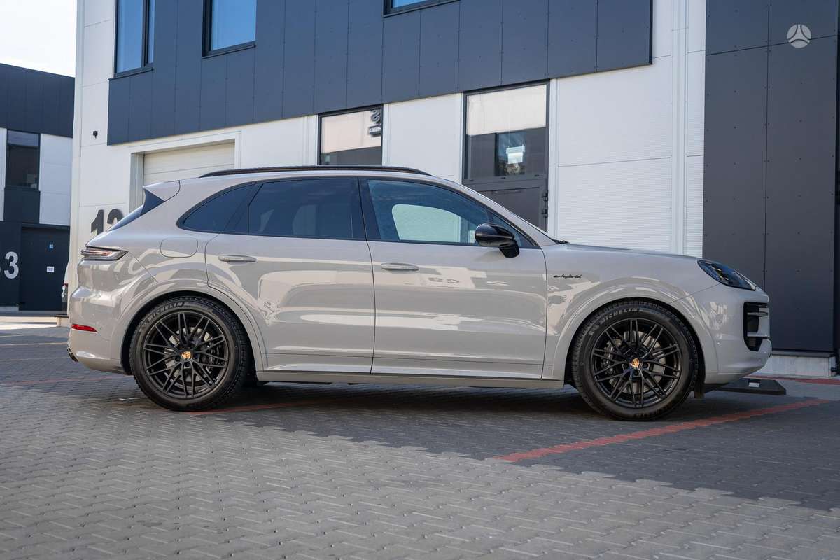 Porsche Cayenne - 12