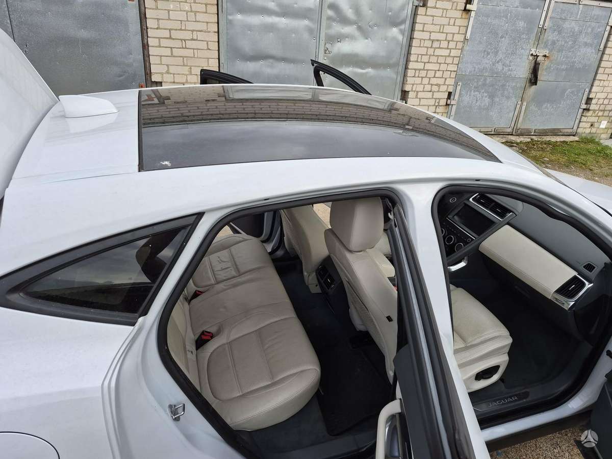 Jaguar E-Pace, 2.0 l., Внедорожник / Кроссовер