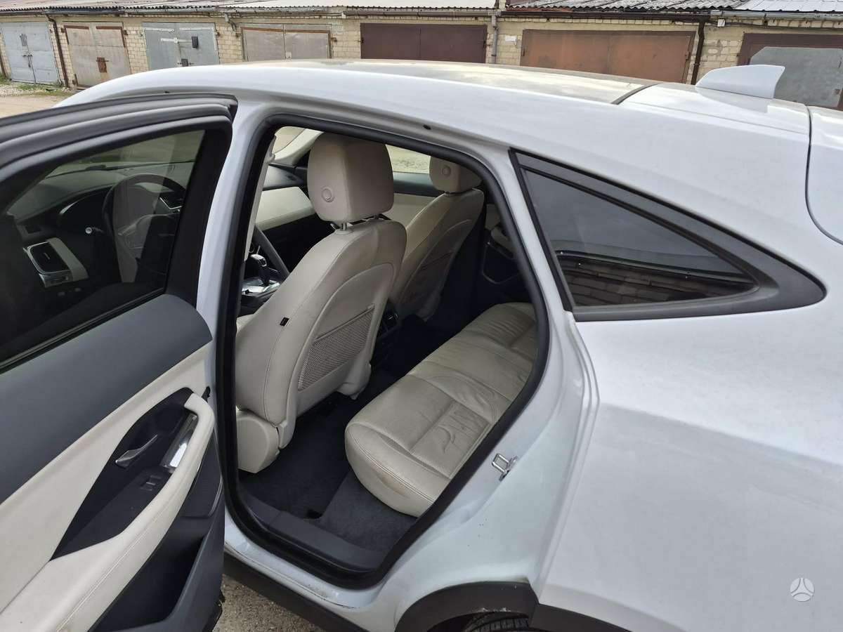 Jaguar E-Pace, 2.0 l., Внедорожник / Кроссовер