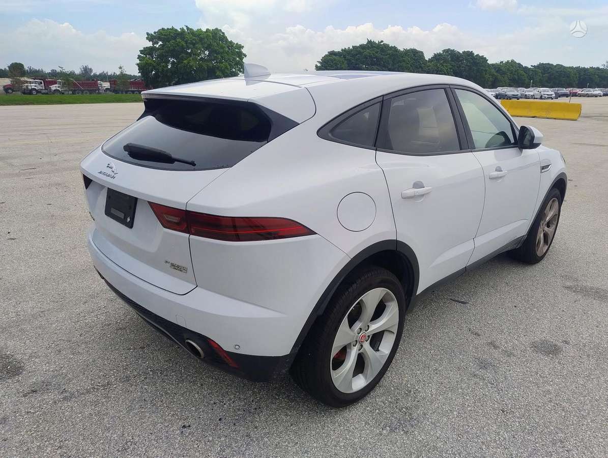 Jaguar E-Pace, 2.0 l., off-road / crossover