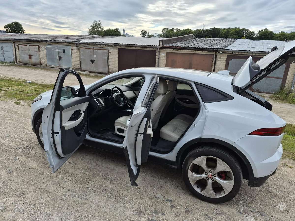 Jaguar E-Pace, 2.0 l., Внедорожник / Кроссовер