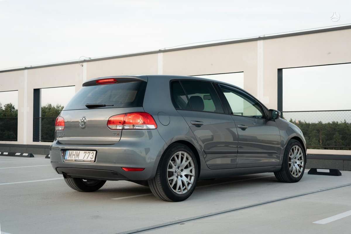 Volkswagen Golf - 4