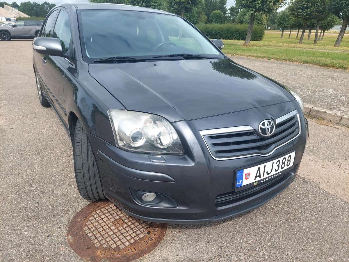 Toyota Avensis - 2