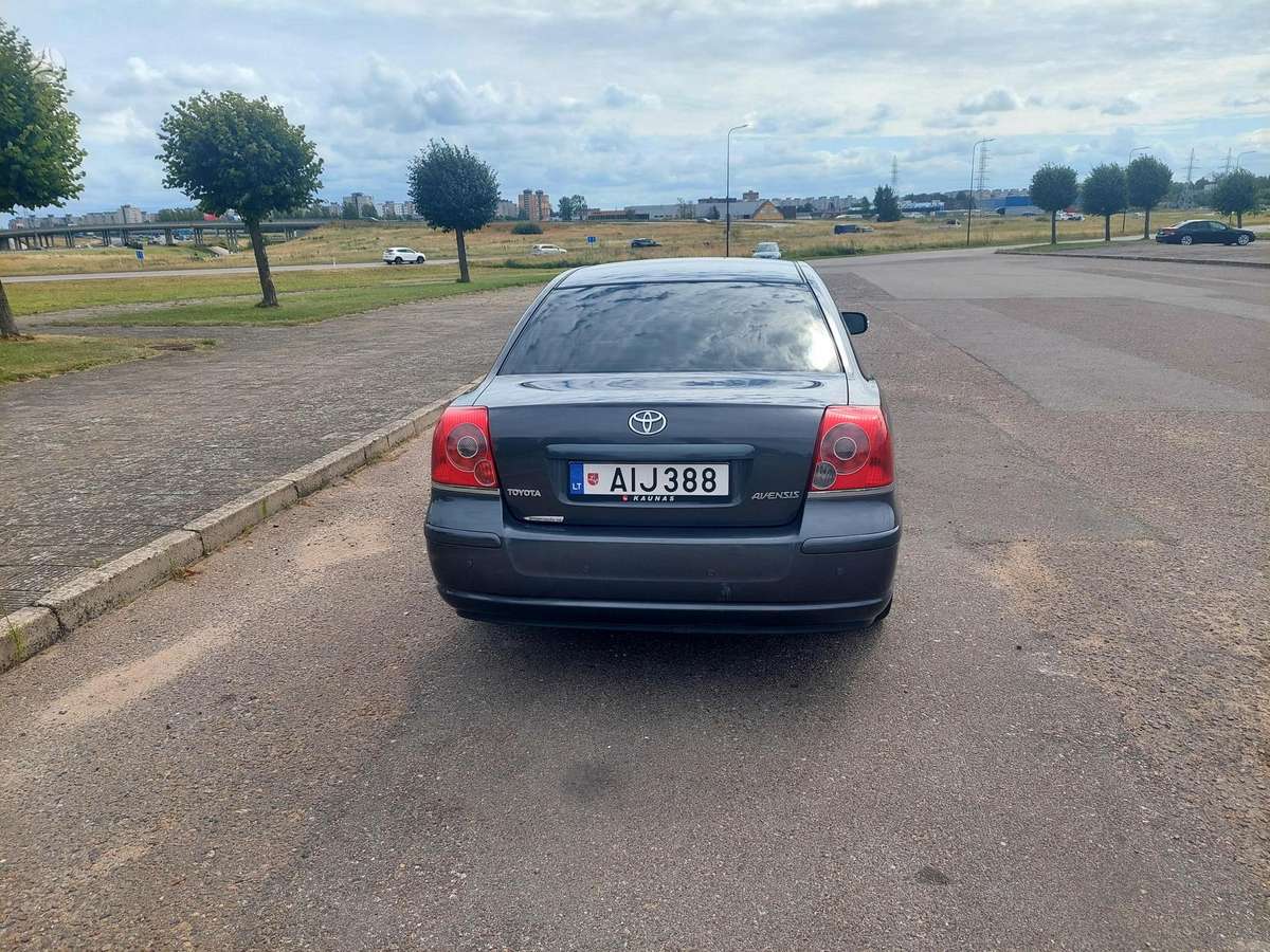 Toyota Avensis - 6
