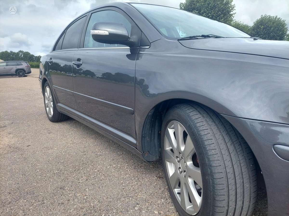 Toyota Avensis - 10